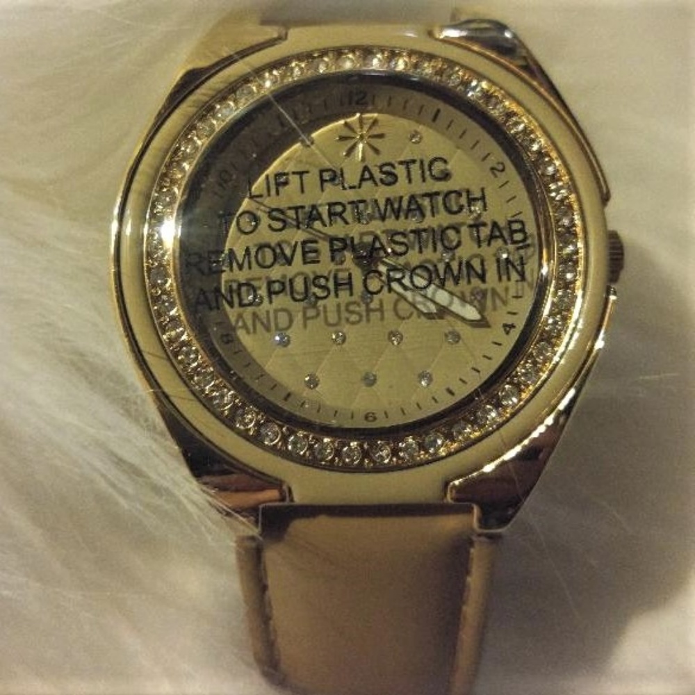 Isaac Mizrahi Watch With Quilted Face Medium Camel - Picture 3 of 5